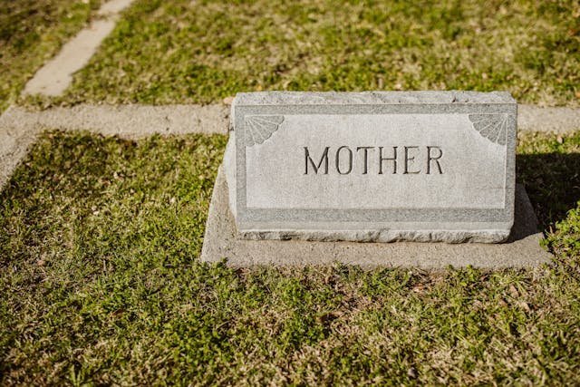 thoughtful words for loss of mother